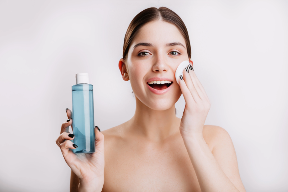 Cleanser vs Face Wash: What's the Difference and Which Should You Use?